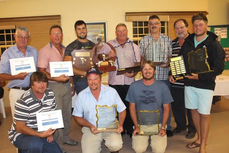 2014 se pryswenners, met voor vlnr Henry Smit, Stephen Ashlin, Arno van der Merwe en agter vlnr Mynhardt van Niekerk, Sihan Toua, Johan Lesch, Oubaas Lesch, Leibrandt van Niekerk, Frans Claassen (Voorsitter) en MornÃ© Olivier 